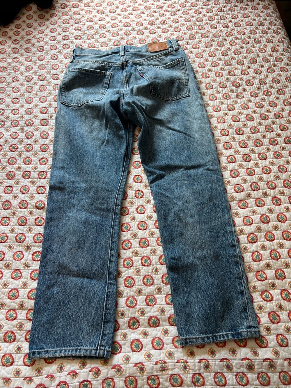 EUC Levi’s Premium 501 Denim Light Wash Distressed Jeans size 26 - Picture 4 of 8